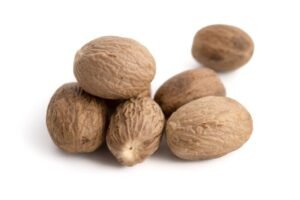 Noix de muscade entière - 2.30€ 4 pièces